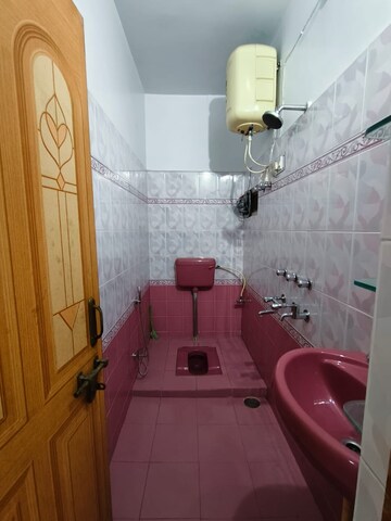Bathroom in 2 BHK Independent House at Gomti Nagar – for Rent