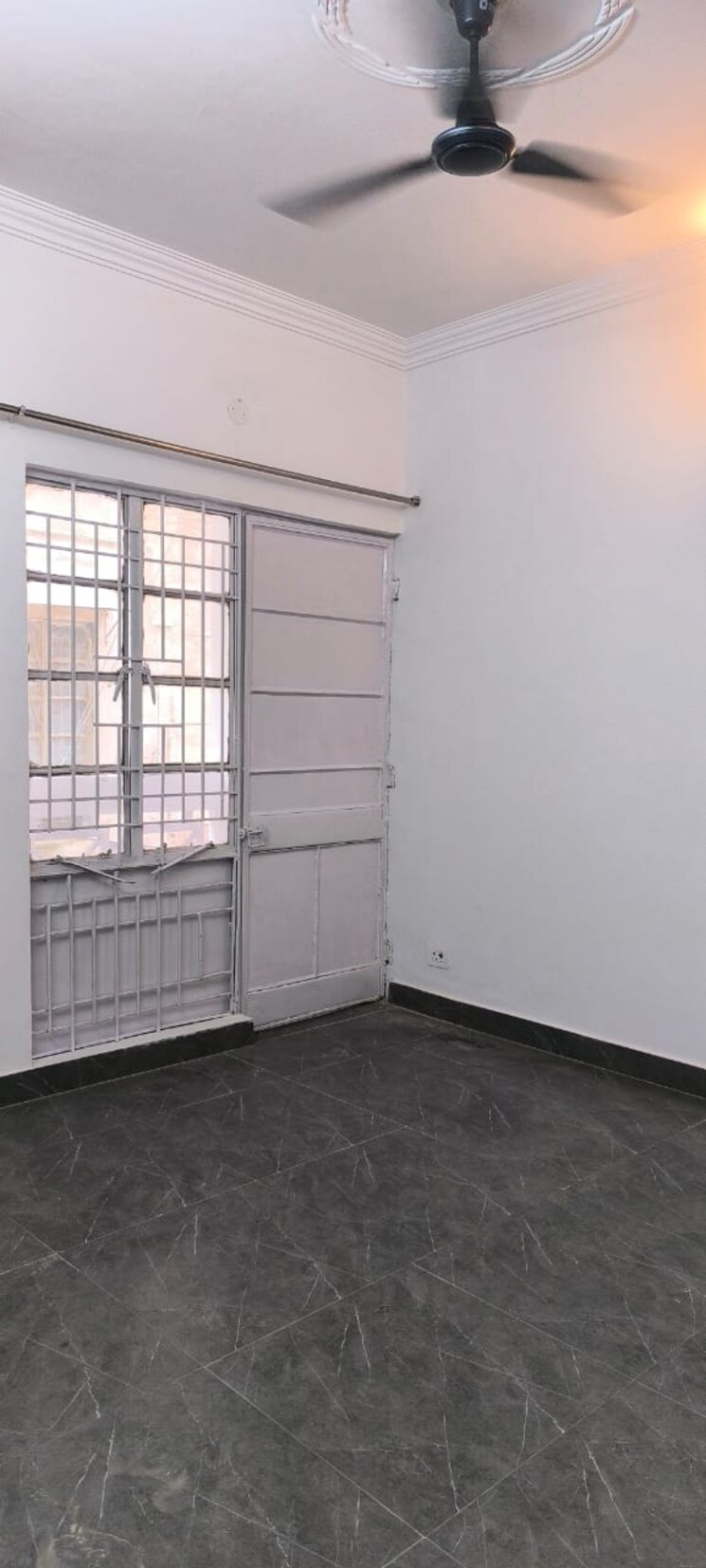 Room, dwarka 1 Bedroom 50 Sq.Yd. Apartment In Dwarka Delhi 9096745