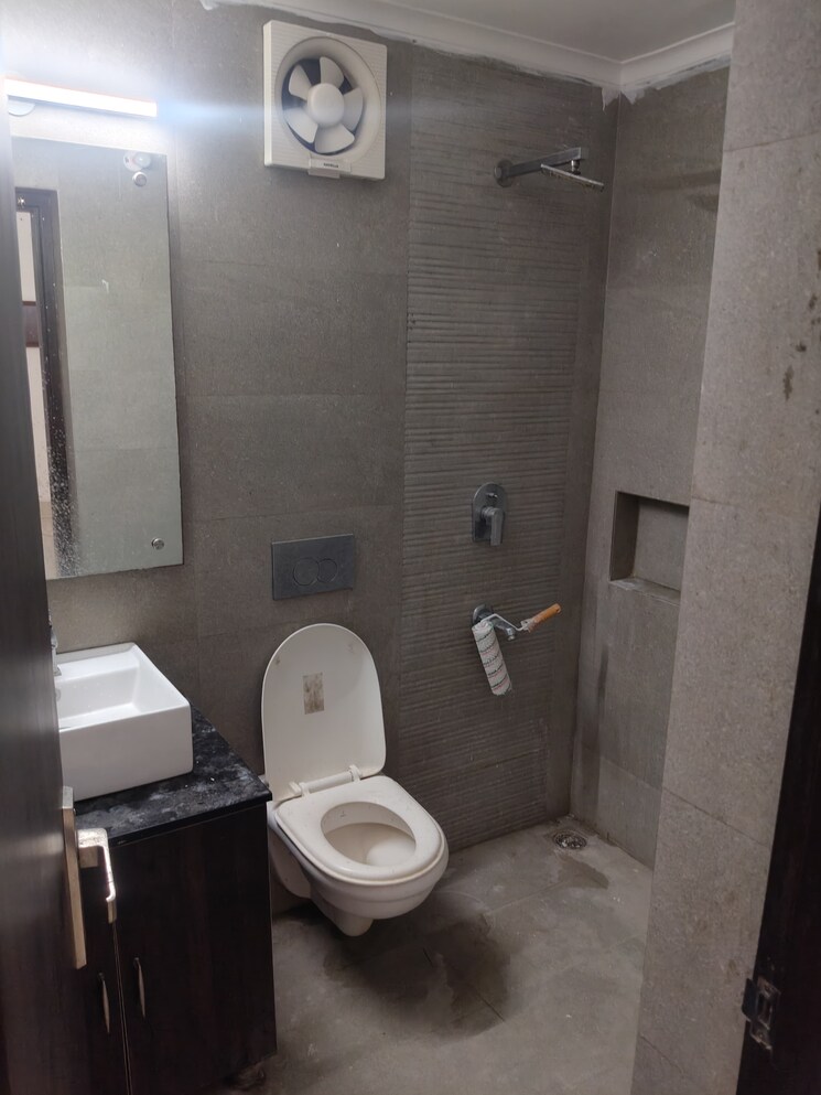 Bathroom, dwarka 1 Bedroom 56 Sq.Yd. Apartment In Dwarka Delhi 9096754