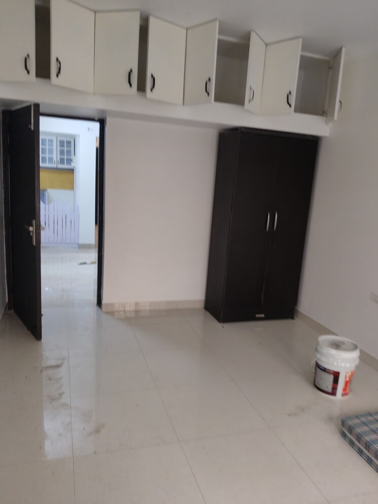 Room, dwarka 1 Bedroom 56 Sq.Yd. Apartment In Dwarka Delhi 9096754