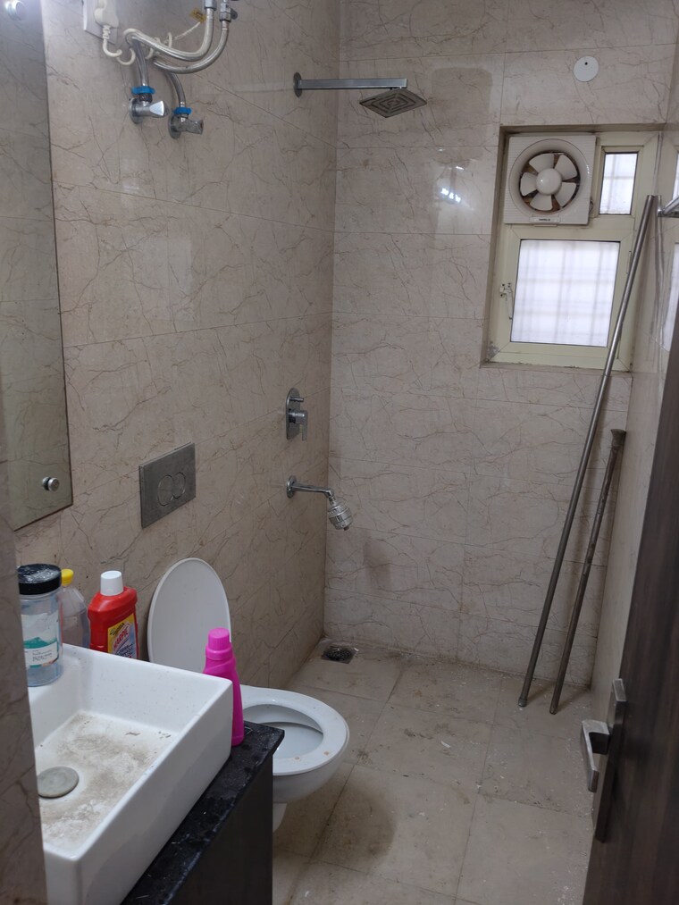 Bathroom, dwarka 1 Bedroom 56 Sq.Yd. Apartment In Dwarka Delhi 9096754