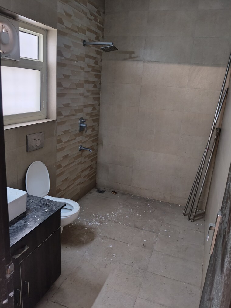 Bathroom, dwarka 1 Bedroom 56 Sq.Yd. Apartment In Dwarka Delhi 9096754