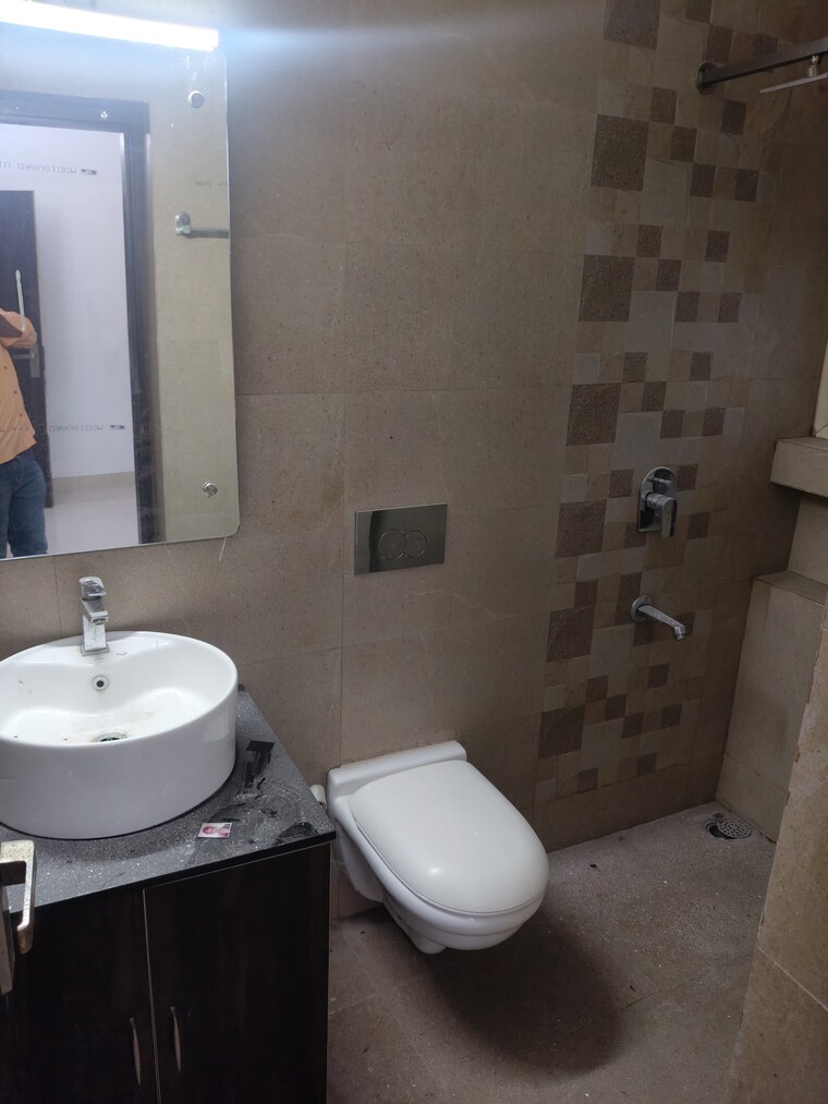 Bathroom, dwarka 1 Bedroom 56 Sq.Yd. Apartment In Dwarka Delhi 9096754