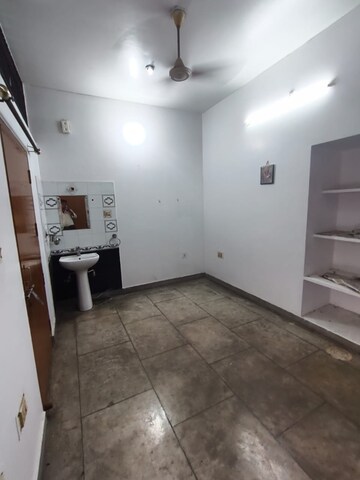 Bathroom in 2 BHK Independent House at Gomti Nagar – for Rent