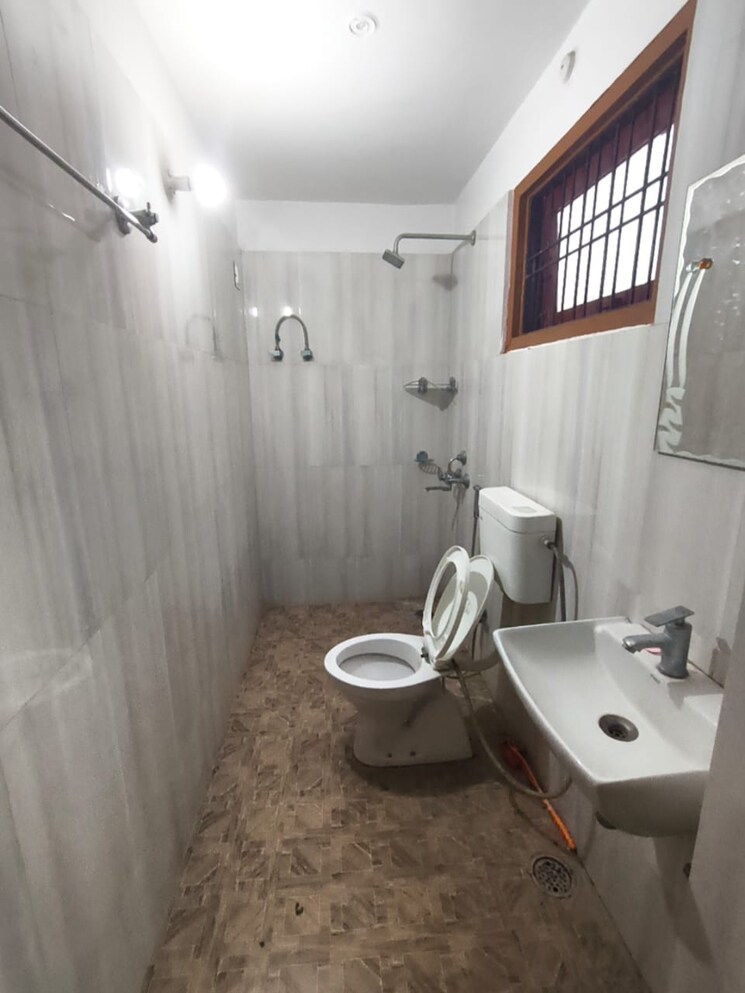 Bathroom, gomti nagar 2 Bedroom 1250 Sq.Ft. Independent House In Gomti Nagar Lucknow 9096769