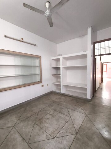 Room in 2 BHK Independent House at Gomti Nagar – for Rent