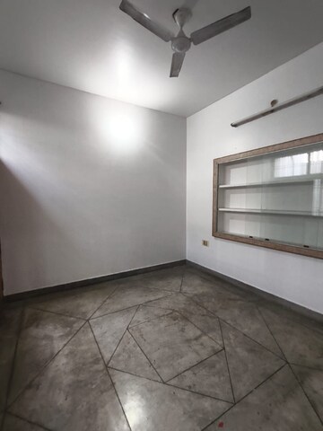 Room in 2 BHK Independent House at Gomti Nagar – for Rent
