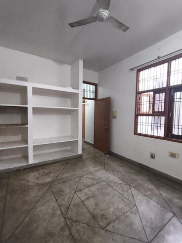 Room in 2 BHK Independent House at Gomti Nagar – for Rent