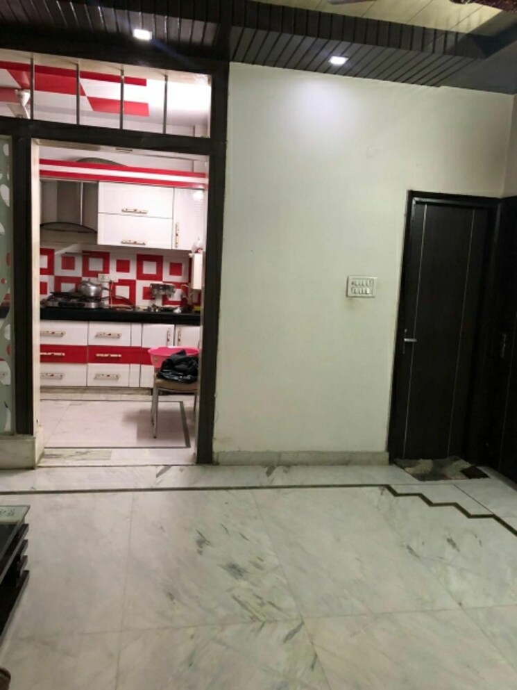 Room, saraswati garden 3.5 Bedroom 1500 Sq.Ft. Builder Floor In Saraswati Garden Delhi 9096801