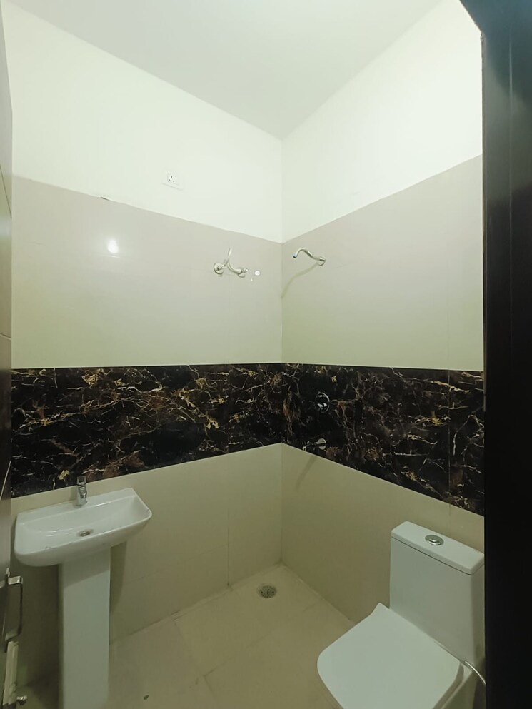 Attached Bathroom, sector 124 3 Bedroom 90 Sq.Yd. Independent House In Sector 124 Mohali 9096810
