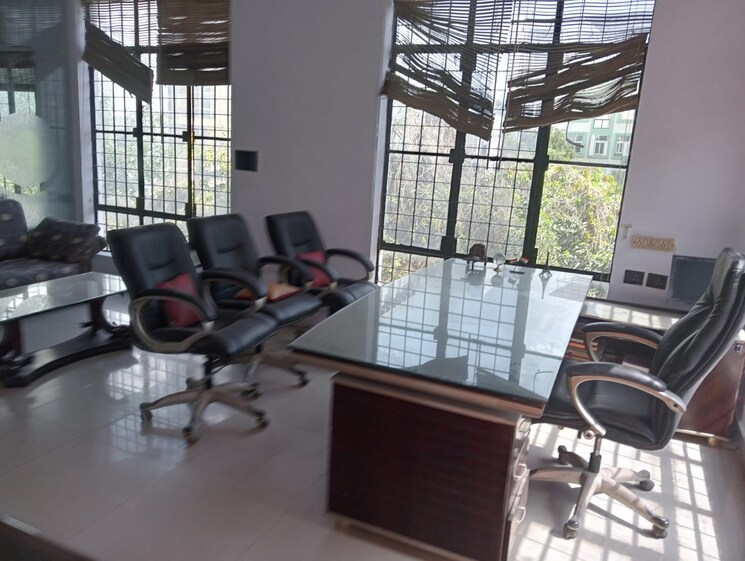 Team Area, vibhuti khand Commercial Office Space 1500 Sq.Ft. In Vibhuti Khand Lucknow 9096814