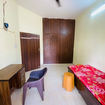 Bedroom in 1 RK Independent House at Gomti Nagar – for Rent