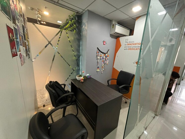 Team Area, vibhuti khand Commercial Office Space 1800 Sq.Ft. In Vibhuti Khand Lucknow 9096840