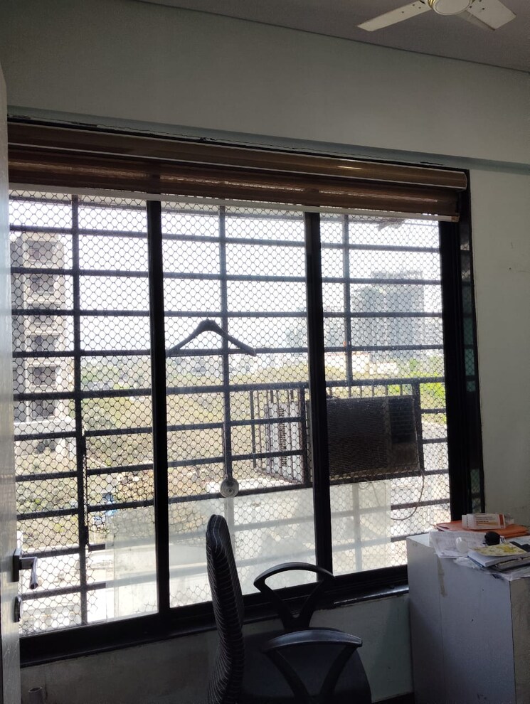 Room, goyal-trade-center Commercial Office Space 510 Sq.Ft. In Borivali East Mumbai 9096831