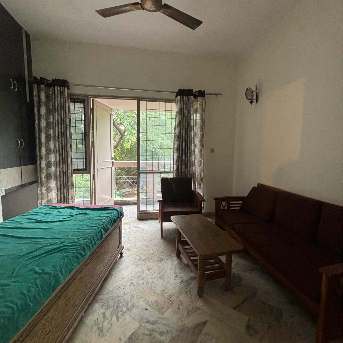 1 BHK + Servant Room Builder Floor For Rent in Saket