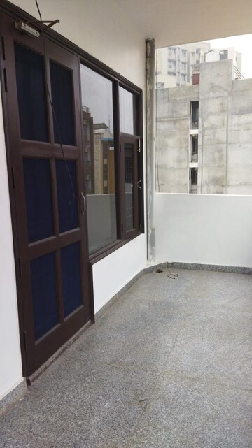 Room in 3 BHK Builder Floor at AEZ Aloha, Sector 57 – for Rent