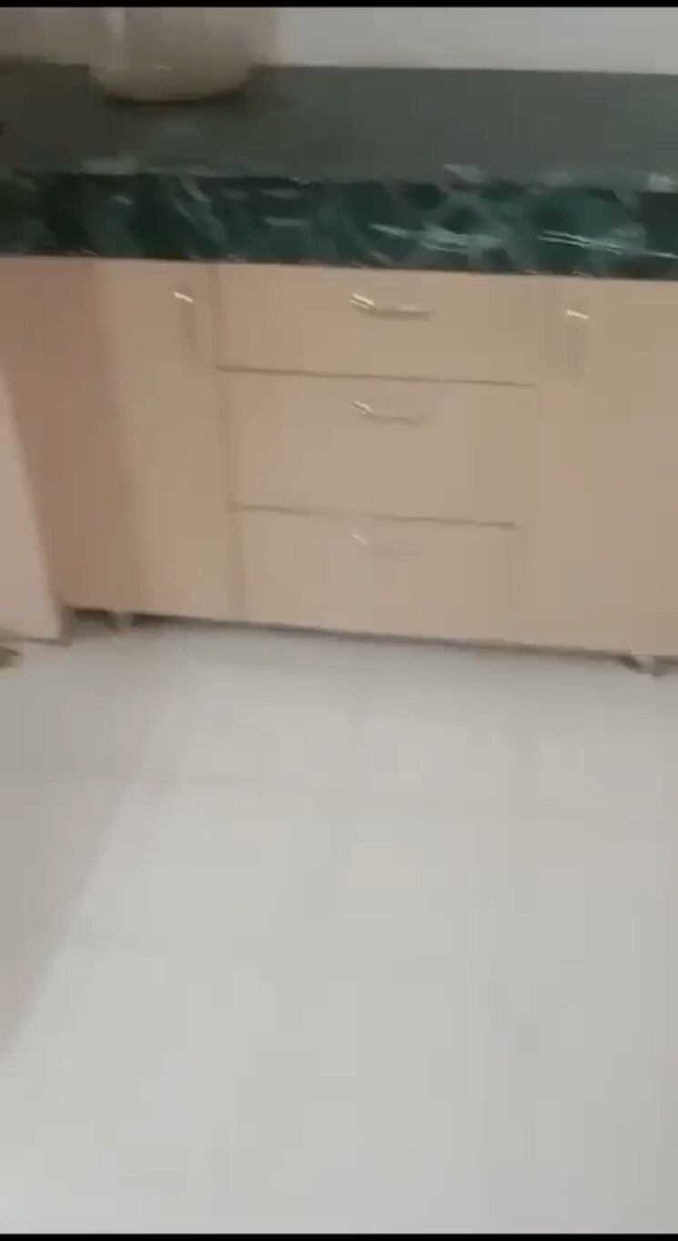 Room, parklands 3 Bedroom 180 Sq.Yd. Apartment In Sector 85 Faridabad 9096922