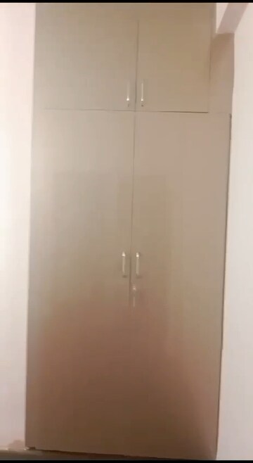 Room in 3 BHK Apartment at Parklands, Sector 85 – for Rent