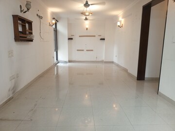 Bathroom in 4 BHK Apartment at Abhinandan CGHS, Sector 51 – for Rent