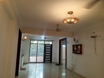 Room in 4 BHK Apartment at Abhinandan CGHS, Sector 51 – for Rent