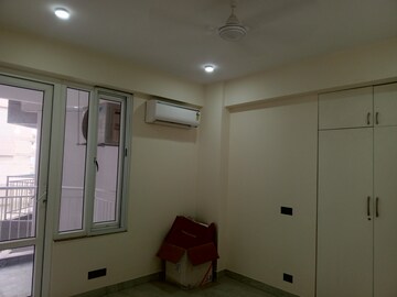 Room in 3 BHK Apartment at Ram Shanti Apartment, Sector 52 – for Rent