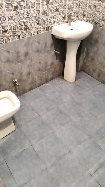 Bathroom in 2.5 BHK Independent House at Faizabad Road – for Rent