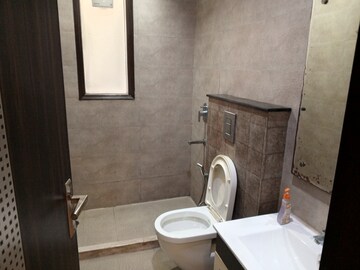 Master Bedroom in 3 BHK Apartment at Sanskriti Engineers Apartment, Sector 56 – for Rent