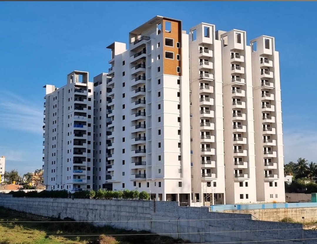 3 BHK 1565 Sq.Ft. Apartment in SMR Vinay Gateway