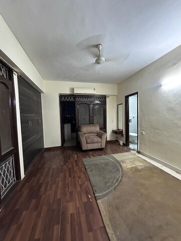 Bedroom in 3 BHK Apartment at Vastu Apartments, Sector 55 – for Rent