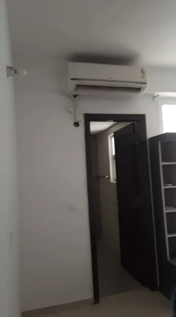 3 BHK Apartment For Rent in Omaxe Royal Residency Faridabad, Sector 79