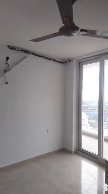 Room in 3 BHK Apartment at Omaxe Royal Residency Faridabad, Sector 79 – for Rent