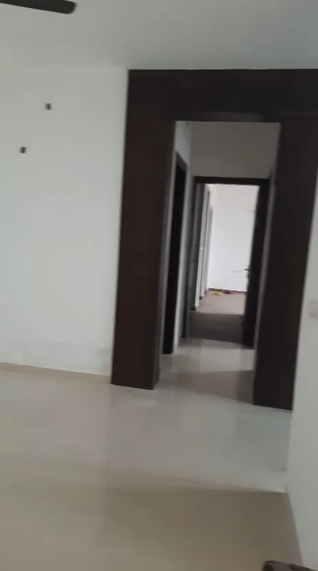 Room in 3 BHK Apartment at Omaxe Royal Residency Faridabad, Sector 79 – for Rent
