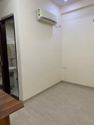 Room in 4 BHK Apartment at Sagar Apartment, Sector 56 – for Rent