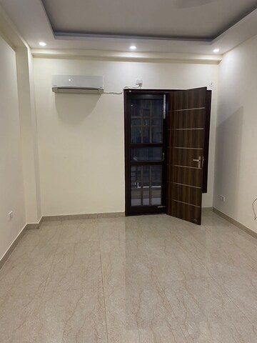 Room in 4 BHK Apartment at Sagar Apartment, Sector 56 – for Rent