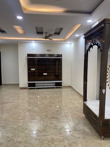 Building Lobby in 4 BHK Apartment at Sagar Apartment, Sector 56 – for Rent