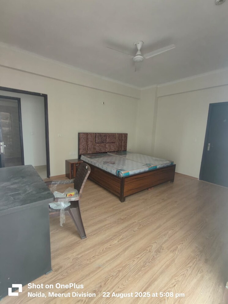 Bedroom, amrapali-crystal-homes 3 Bedroom 1700 Sq.Ft. Apartment In Sector 76 Noida 9097003