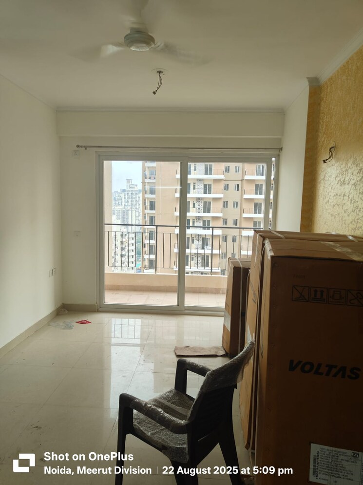Living Room, amrapali-crystal-homes 3 Bedroom 1700 Sq.Ft. Apartment In Sector 76 Noida 9097003