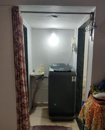 1 RK Apartment For Rent in Laxmi Tower Bandra East, Bandra East