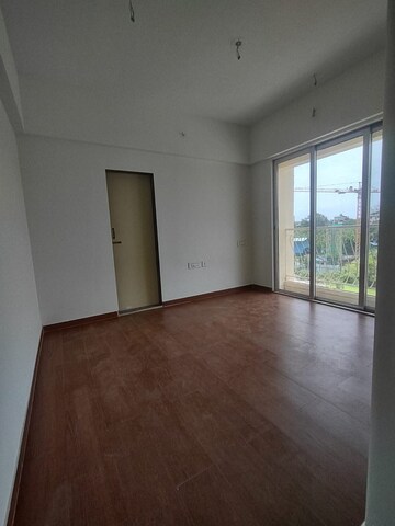 Room in 2 BHK Apartment at Agarwal And Doshi Complex, Vasai West – for Sale