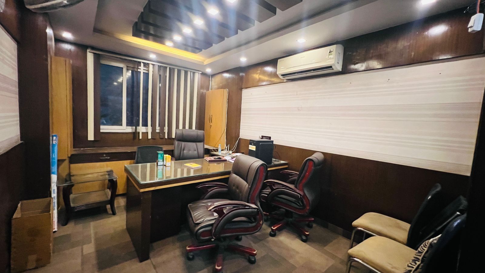 Office Space For Rent in Vibhuti Khand