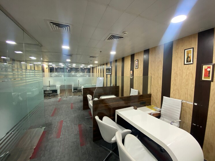 Team Area, vibhuti khand Commercial Office Space 2200 Sq.Ft. In Vibhuti Khand Lucknow 9097025