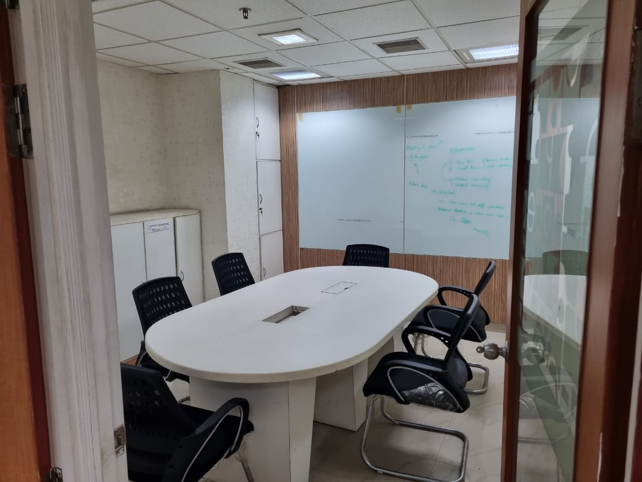 Office Space For Rent in Vibhuti Khand