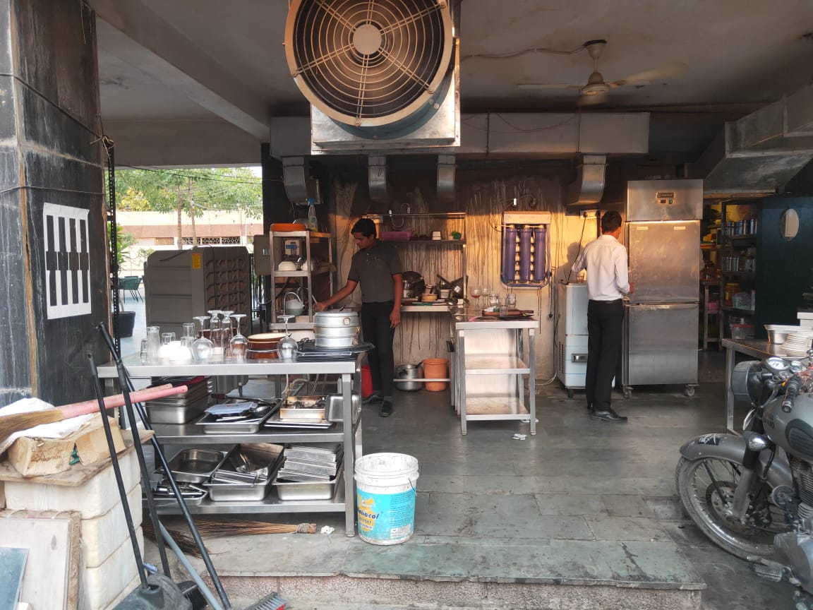 Showroom For Rent in Rabindra Palli