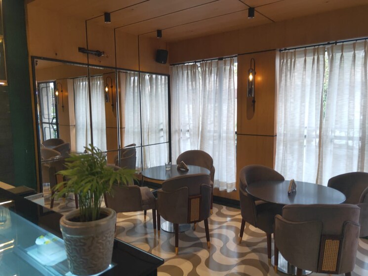 Living Room, rabindra palli Commercial Showroom 3000 Sq.Ft. In Rabindra Palli Lucknow 9097033