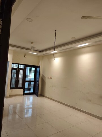 Room in  Office Space at Gomti Nagar – for Rent