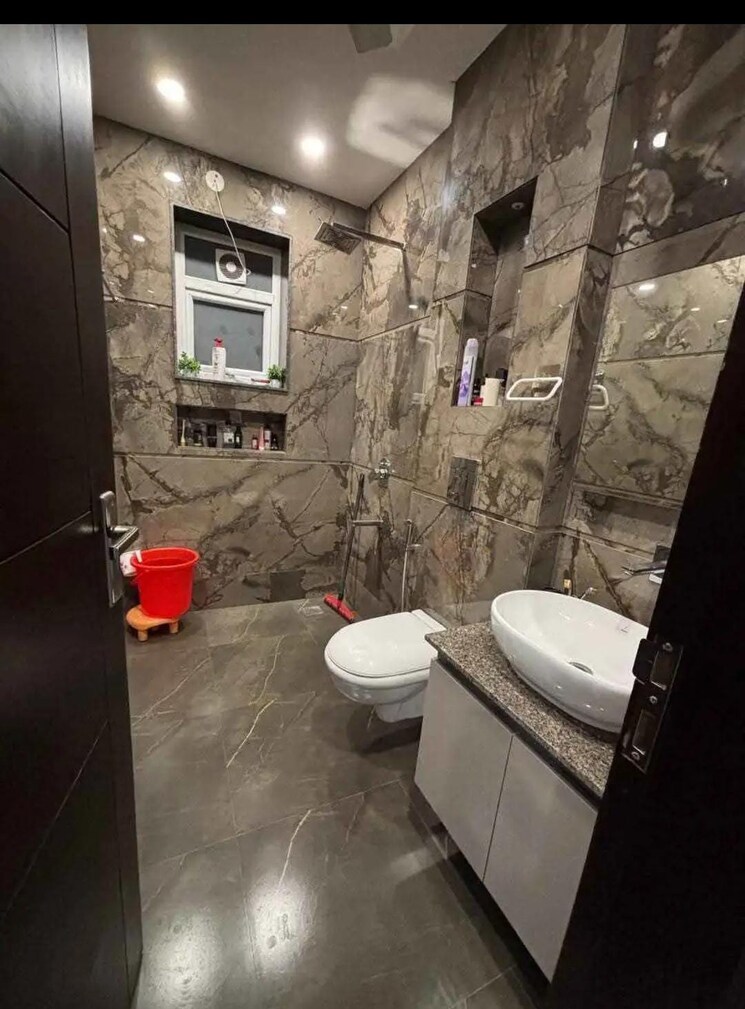 Bathroom, sector 23 3 Bedroom 2772 Sq.Ft. Builder Floor In Sector 23 Gurgaon 9097072