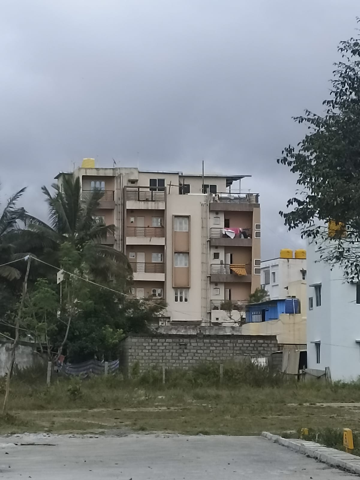 Plot For Sale in Sai Prashanthi