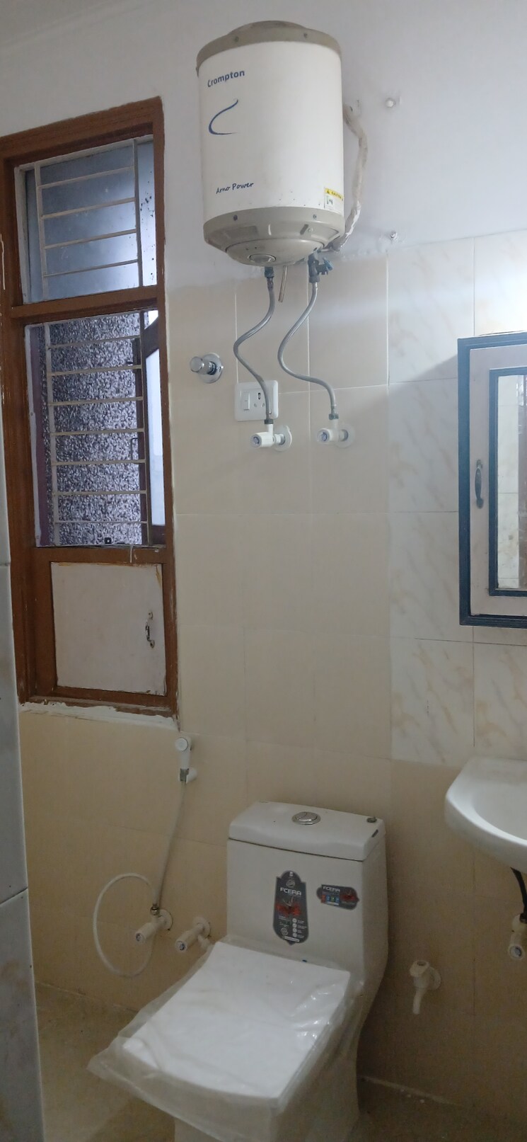 Bathroom, designers-park-apartment 2 Bedroom 1150 Sq.Ft. Apartment In Sector 62 Noida 9097089