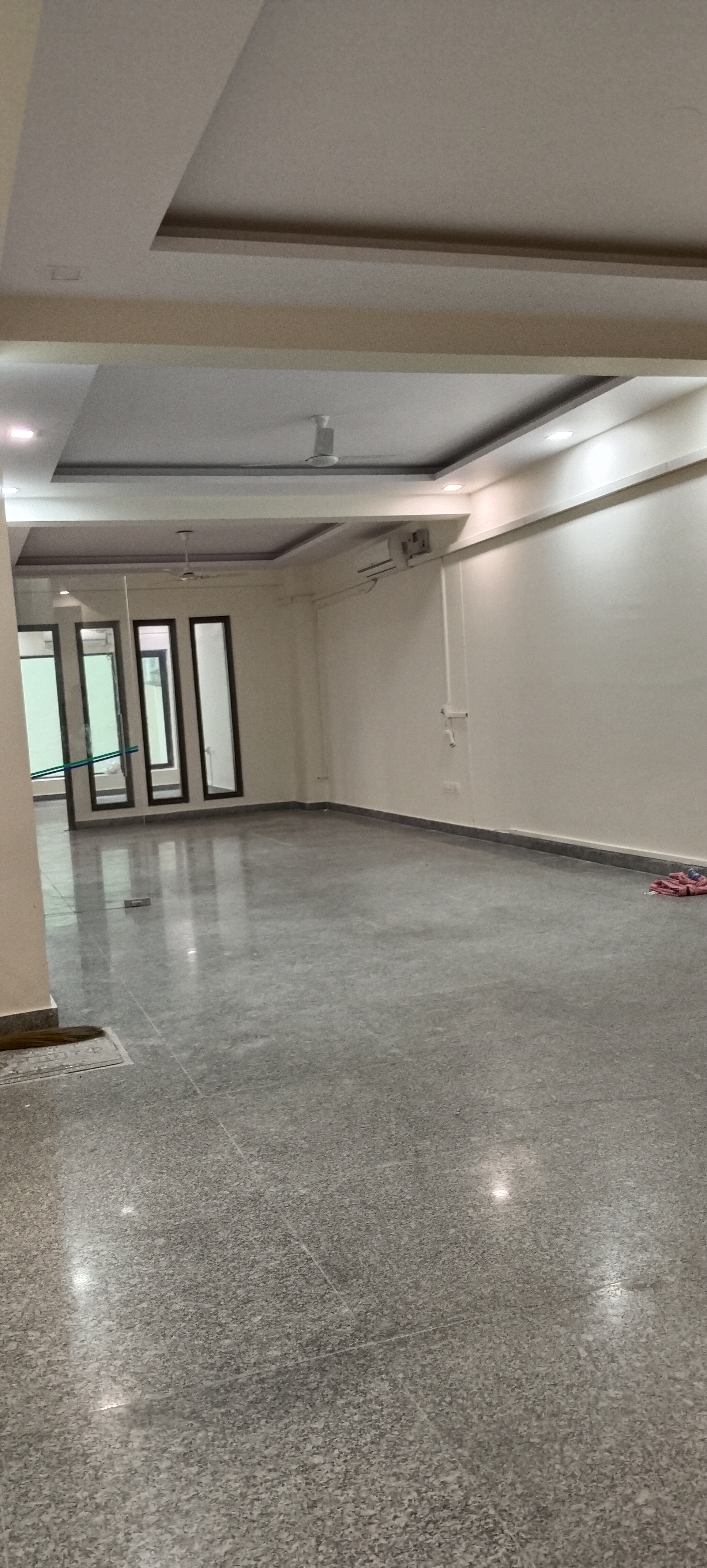3 BHK + Pooja Room Builder Floor For Rent in Unitech South City II