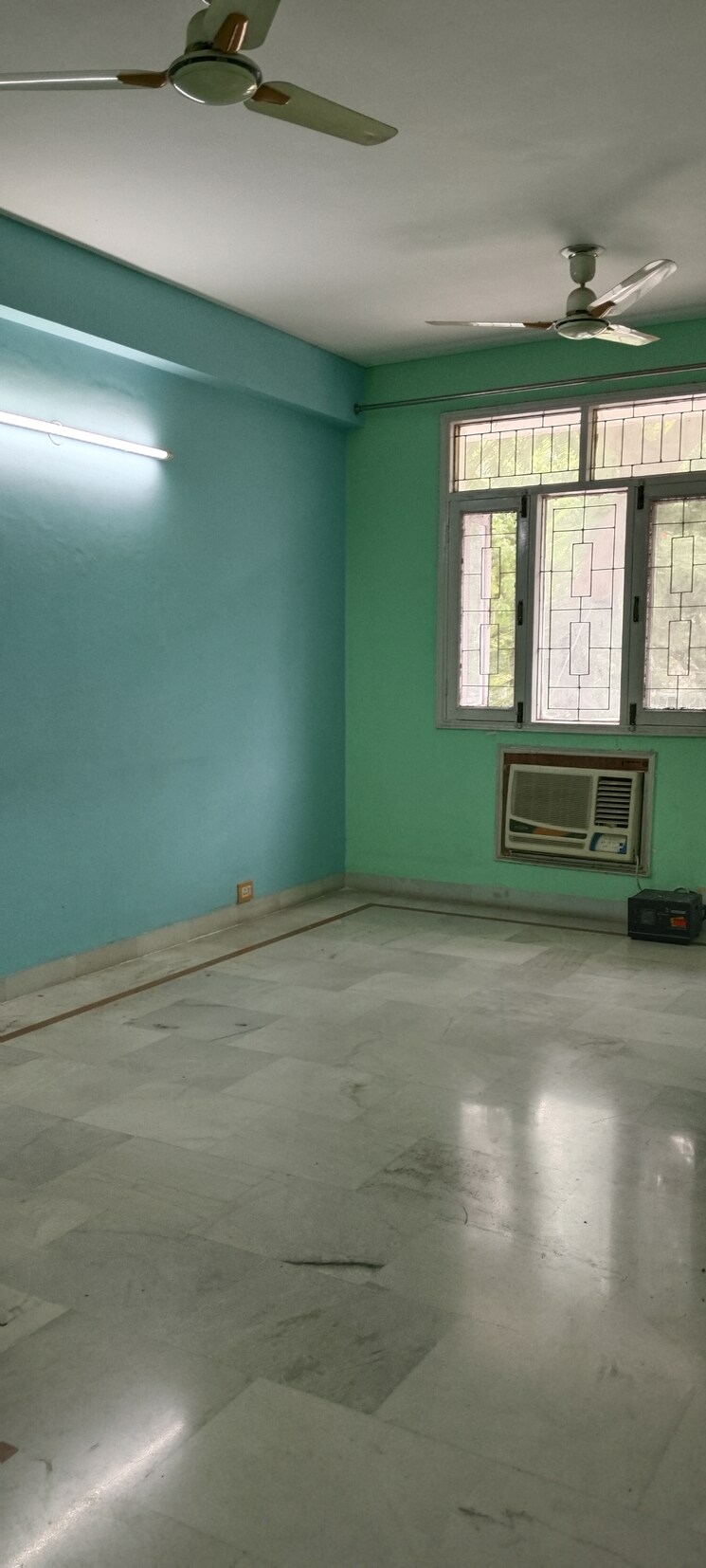 Room, unitech-rodeo-drive 2.5 Bedroom 1300 Sq.Ft. Builder Floor In South City 2 Gurgaon 9097097